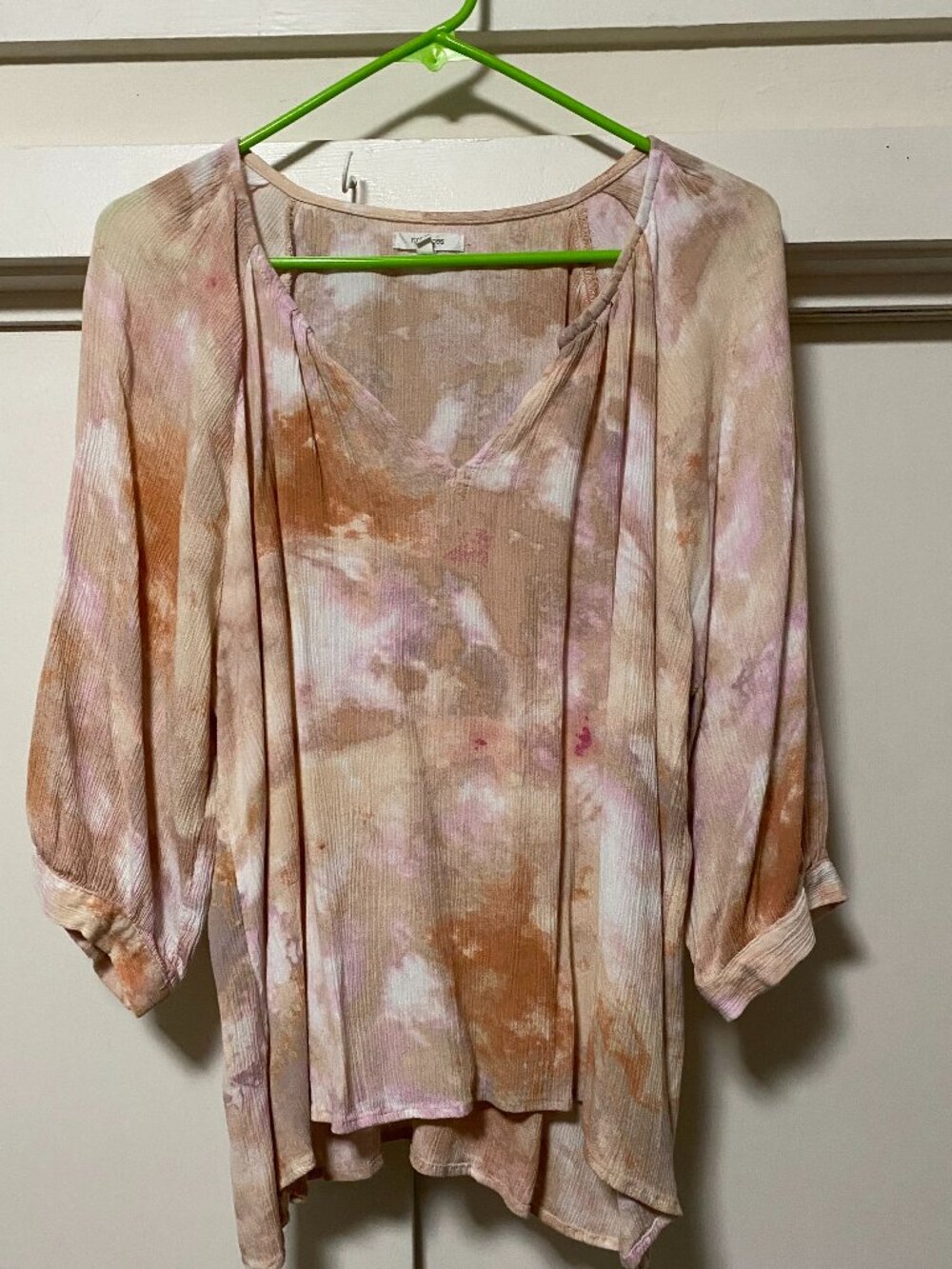 Maurices, 100% rayon, mauve, rust & white tie dye blouse, size XXL